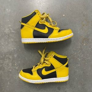 Nike Dunk goldenrod (Wu Tang) colorway